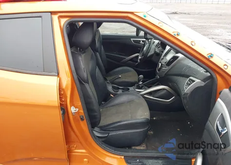 2016 Hyundai Veloster z USA, uszkodzony, nr VIN KMHTC6AD1GU260611